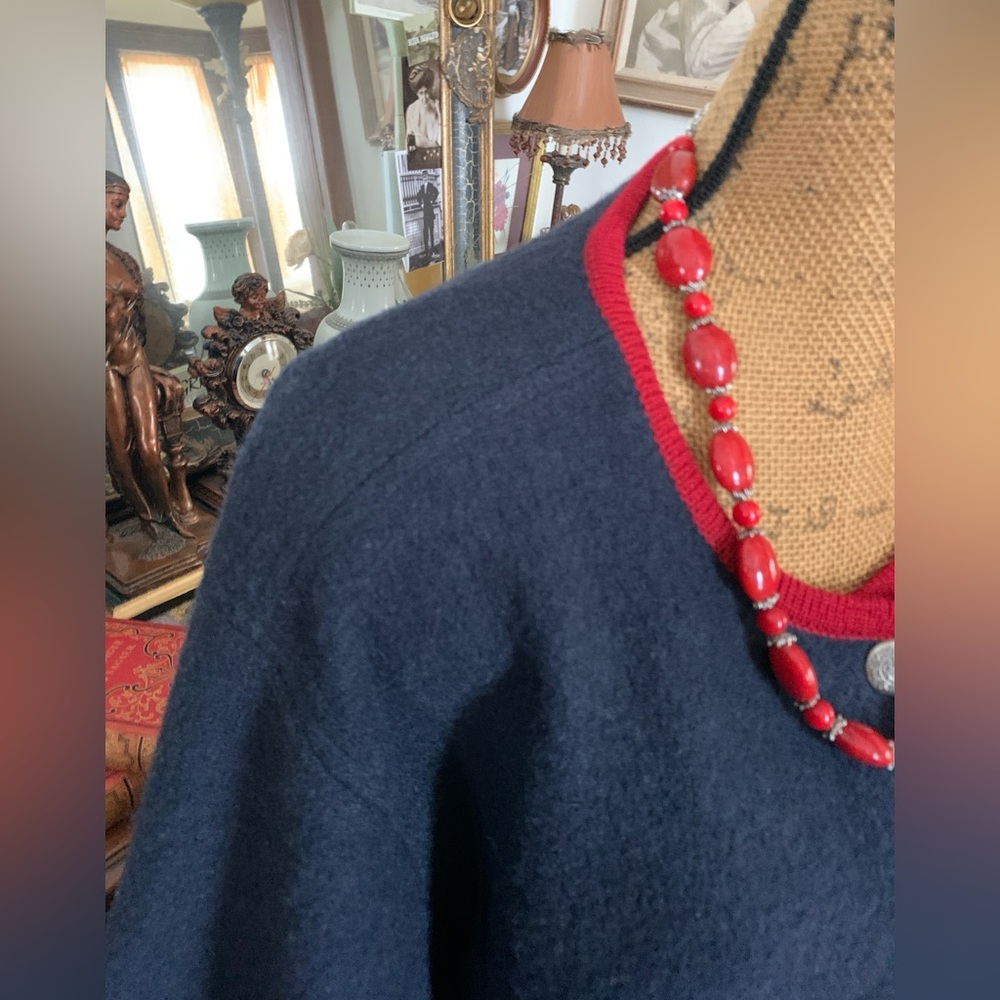 Vintage Norwegian-inspired 100% Wool Floral Embroidered Boho Sweater Cardigan - Picture 9 of 11